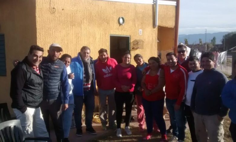 Photo of Vecinos del Barrio Francisco primero, junto a Galeano, Turco Menem y dirigentes “Q” planificaron un encuentro para este viernes en la zona