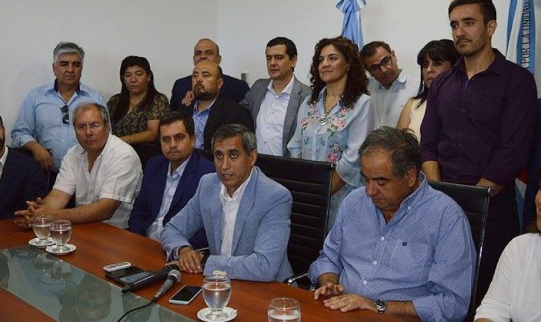 Photo of GALEANO:»MACRI Y MARTINEZ TE PIDEN QUE LOS VOTES PARA QUE TU PROPIA FAMILIA QUEDE EN LA CALLE»