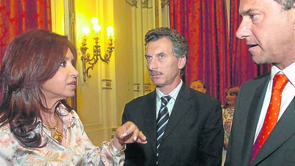 Photo of Editorial: los argentinos entre la narrativa “M” y el relato “K”…bienvenidos a la revolución de la alegría