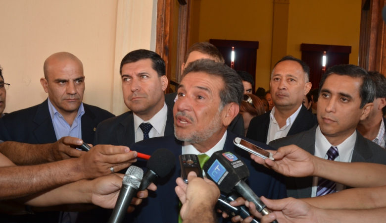 Photo of Editorial: Los Quince de APU, el verso de la nueva política y el ataque a Casas