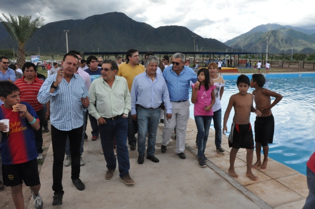 Photo of BEDER HERRERA INAUGURA LAS PILETAS PARA NIÑOS POBRES QUE NO TIENEN SHORTS