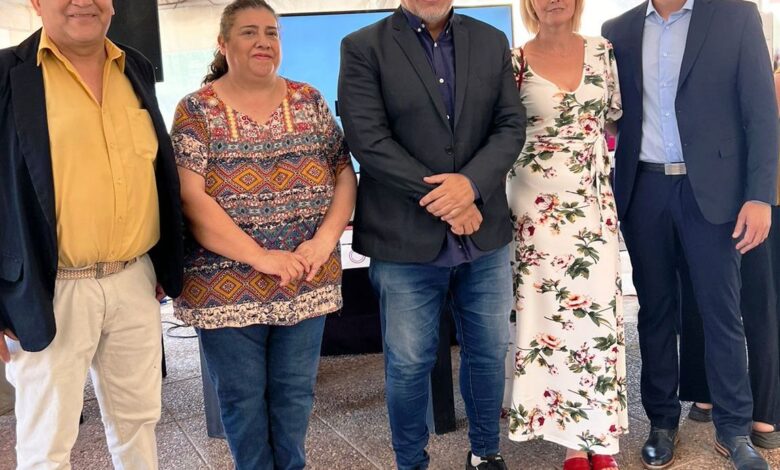 Photo of El gobierno entregó 1800 tablets a estudiantes, jubilados y clubes