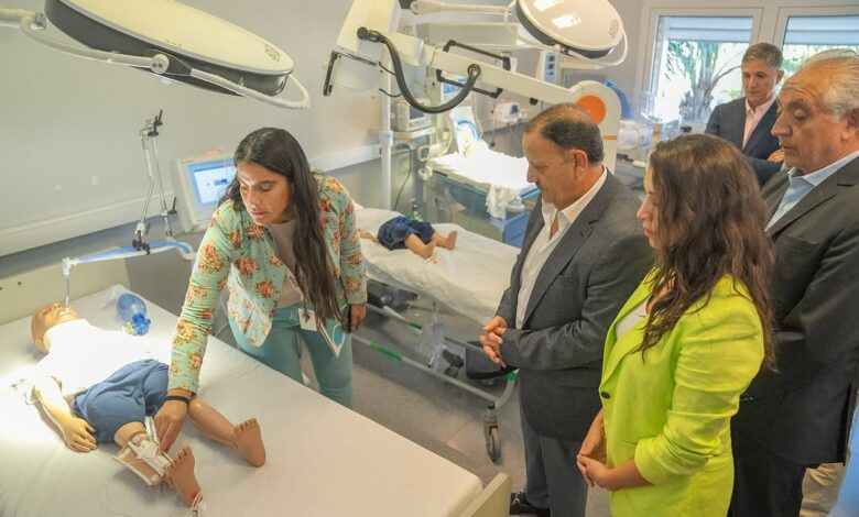 Photo of El gobernador Ricardo Quintela visitó el Hospital de la Madre y el Niño en su 12° Aniversario